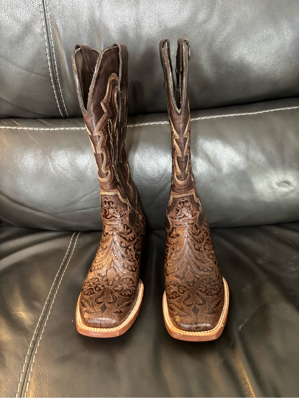 Brown Tooled Leather Cowboy Boots Tanner Mark size 7.5 NWOT